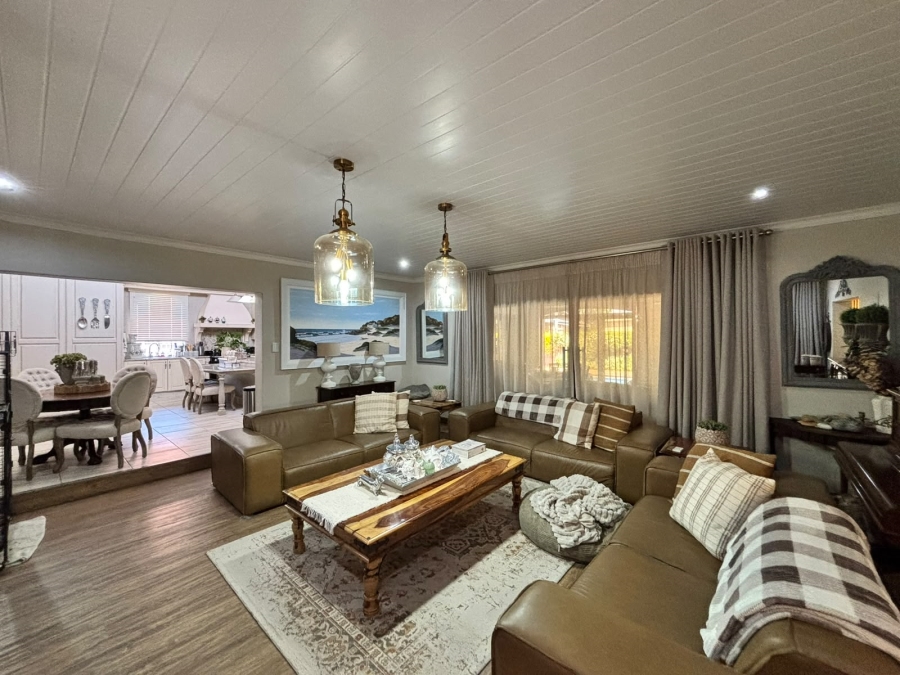 4 Bedroom Property for Sale in Grimbeeck Park North West